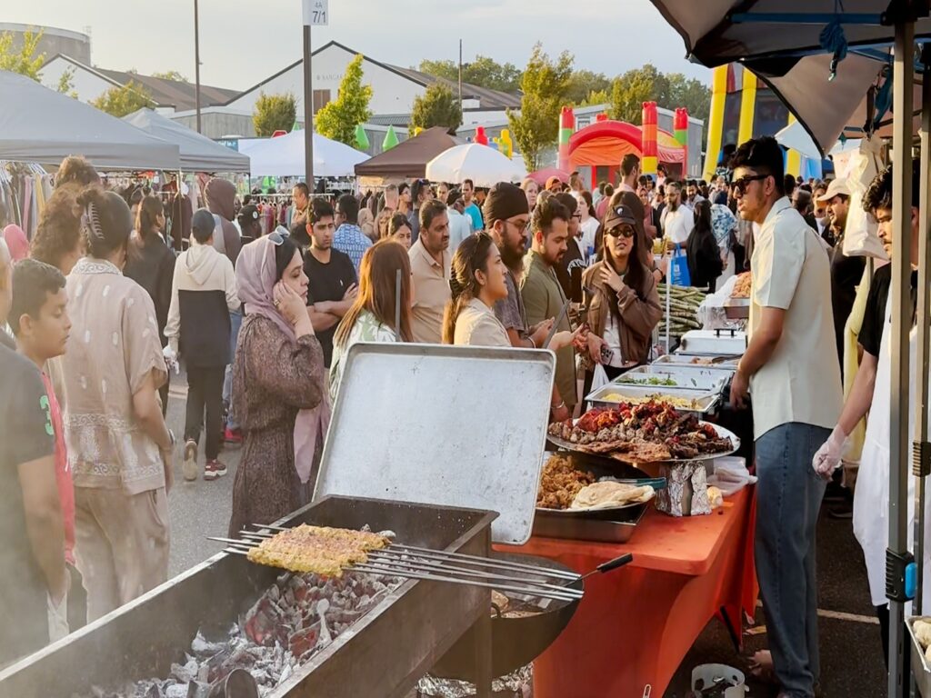 Around 30,000 participants attend the largest Halal Guide Festival in ...